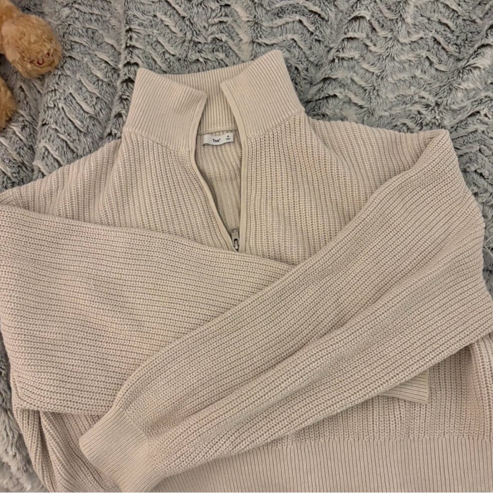 Aritzia Ribbed Half-Zip Sweater in Light Beige